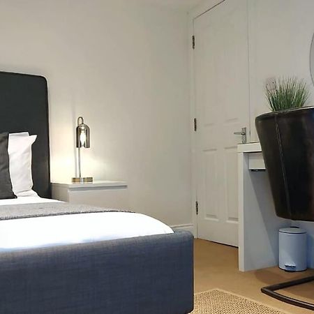 2 Bedroom City Centre Duplex Apt Preston  Esterno foto