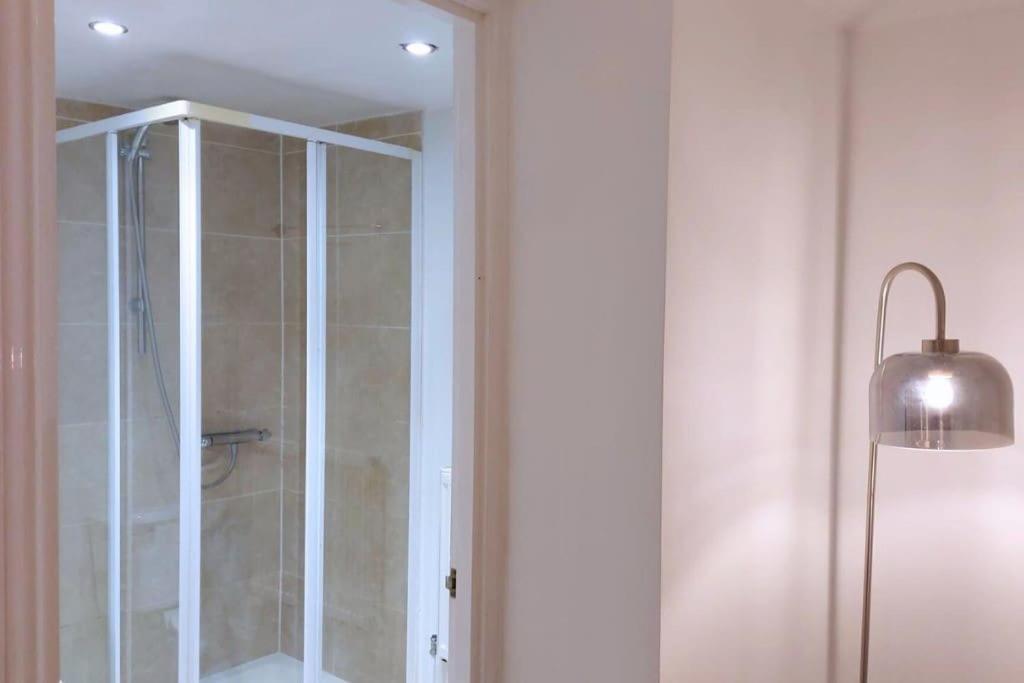 2 Bedroom City Centre Duplex Apt Preston  Esterno foto