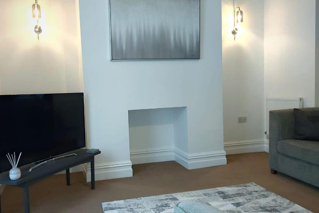 2 Bedroom City Centre Duplex Apt Preston  Esterno foto