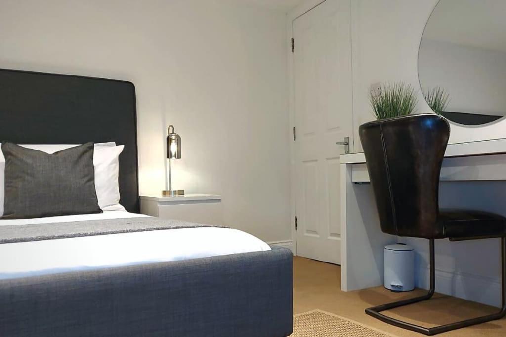 2 Bedroom City Centre Duplex Apt Preston  Esterno foto