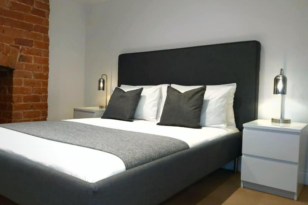 2 Bedroom City Centre Duplex Apt Preston  Esterno foto