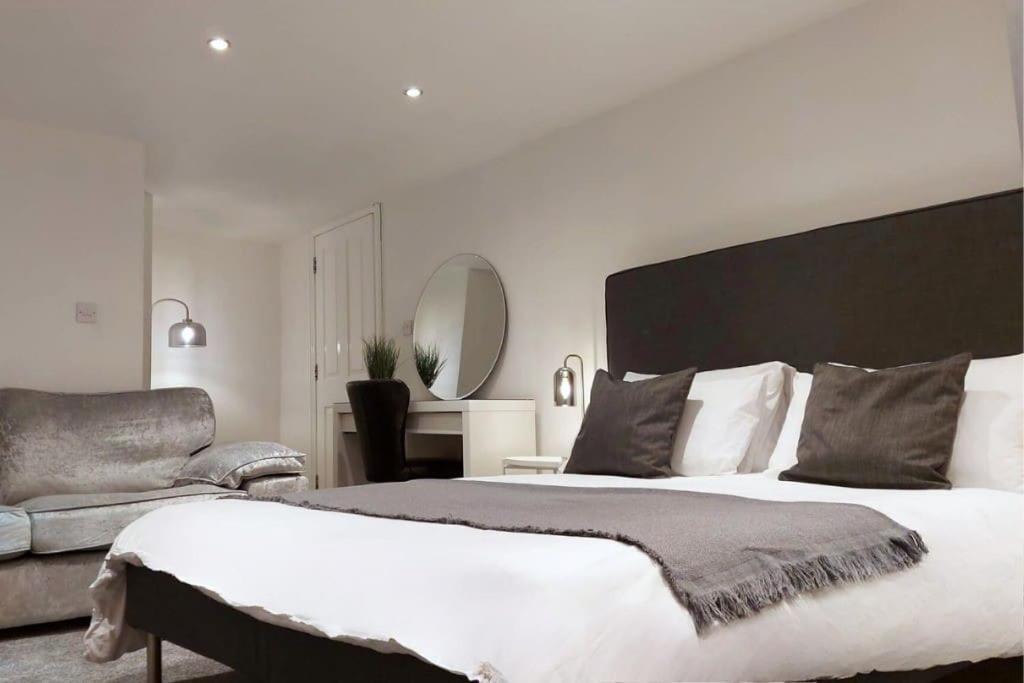 2 Bedroom City Centre Duplex Apt Preston  Esterno foto